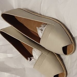 Kenneth cole gentle souls women Lydia open toe(peep) leather wedges